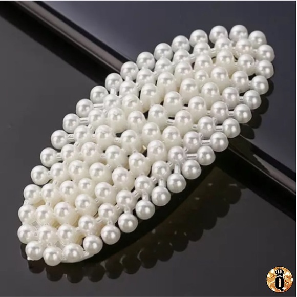 Accessories - ⚜️[𝟯/$𝟭𝟯]⚜️Silver Pearl Hair Clip Barrette NEW